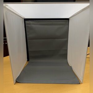 Portable Lighting Studio for capturing objects